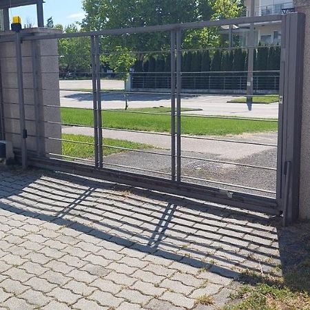 Beszedes-Lak, Aranypart Apartment Siofok Luaran gambar