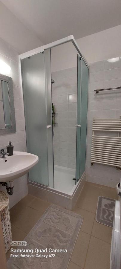 Beszedes-Lak, Aranypart Apartment Siofok Luaran gambar
