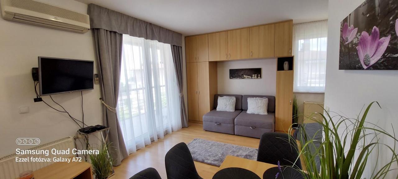 Beszedes-Lak, Aranypart Apartment Siofok Luaran gambar