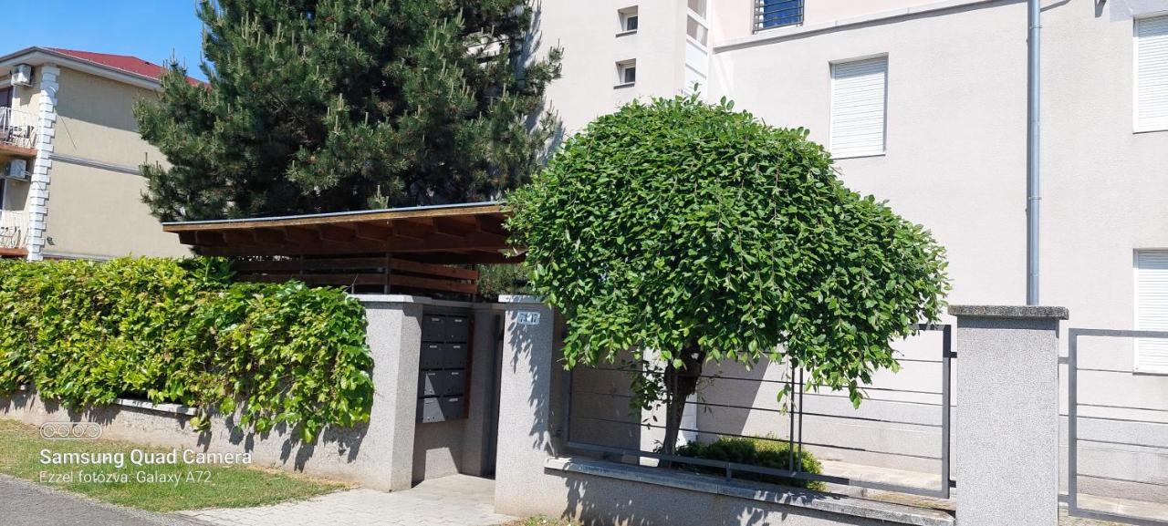Beszedes-Lak, Aranypart Apartment Siofok Luaran gambar